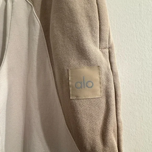 *NWOT* Alo Make Waves Sweatpants / Bone / Unisex / Women’s XS / Men’s S - Picture 2 of 5